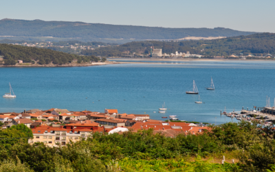 Discover Combarro: walk among traditional Galician granaries by the sea